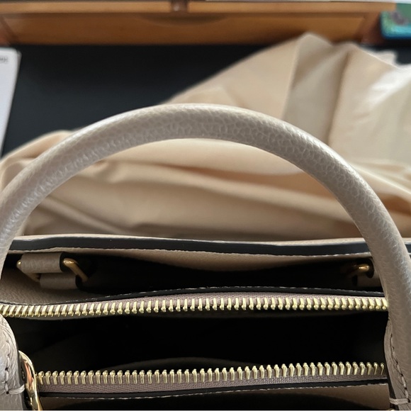 Louis Vuitton Petite Palias in Dove&Cream - Picture 6 of 6